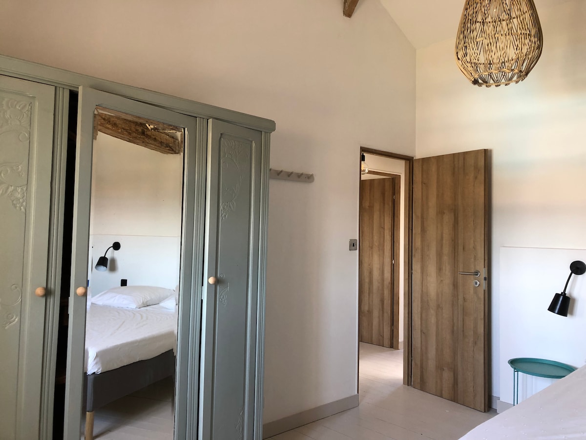 ห้องนอนใหญ่ 