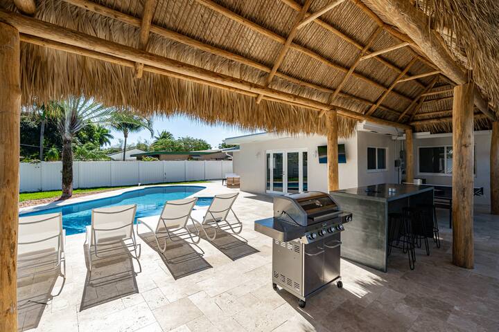 1 Mile to Beach – Heated Pool – FirePit – Pets Ok gallery image 5