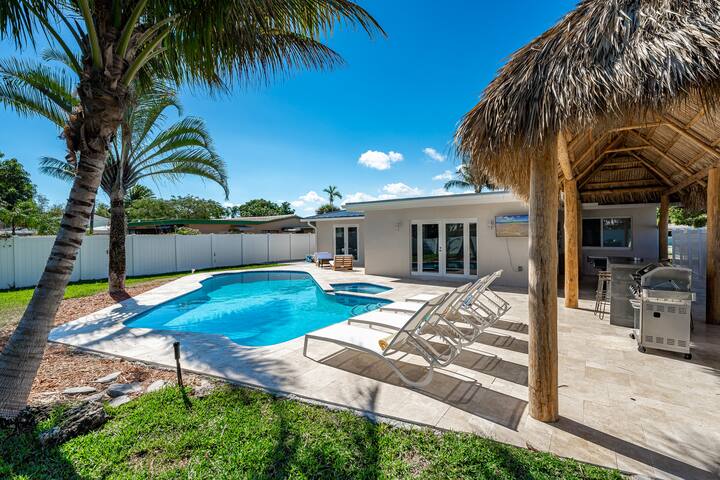 1 Mile to Beach – Heated Pool – FirePit – Pets Ok gallery image 4