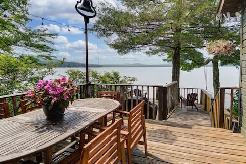 Lakefront home, Gorgeous sunsets