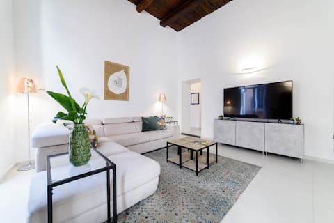 Top Airbnb: Casa Maris, luxury and comfort in historic Salerno in Salerno