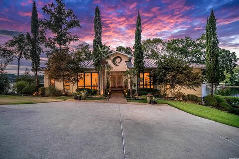 Lakefront Oasis - 6BR/4.5BA