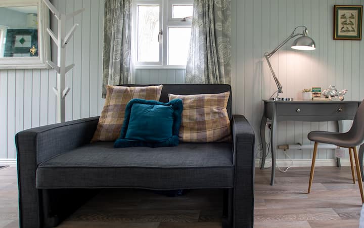 'Kingfisher' Lakeside Eco Lodge On Stilts - Evesham