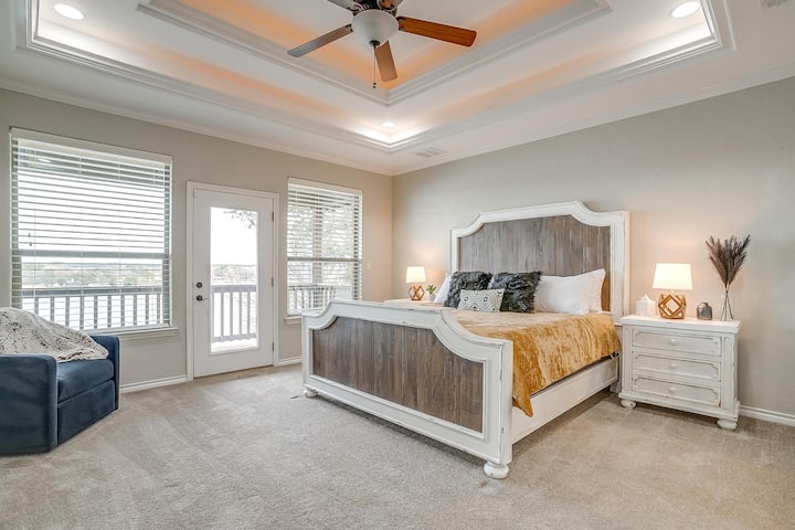 Главен апартамент с суперголямо двойно легло. 