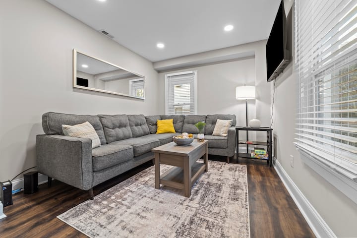 Big House Downtown! 6br 3bth! - Greensboro, NC
