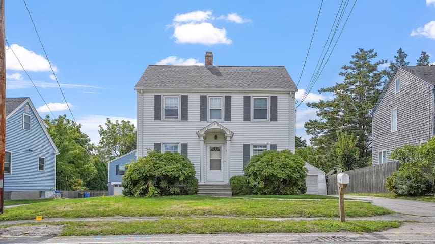 Green End Inn 2-Family House