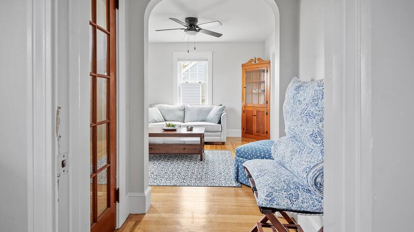 Green End Inn 2-Family House gallery image 4