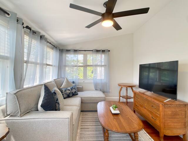 Green End Inn 2-Family House gallery image 2