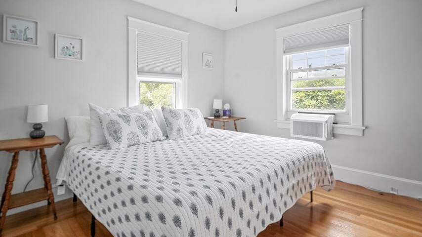 Green End Inn 2-Family House gallery image 5