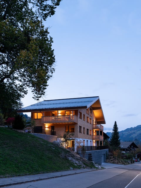 Stylish Alpine Hideaway with Panoramic Views