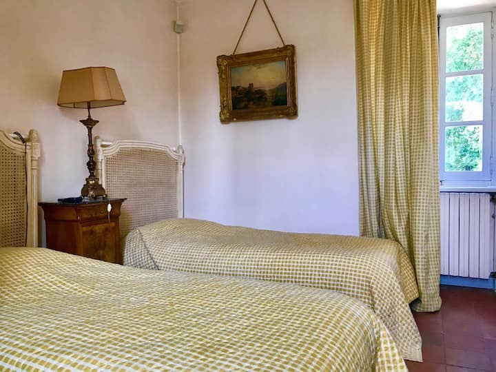 ניתן להביא חדר צהוב (שתי מיטות) יחד