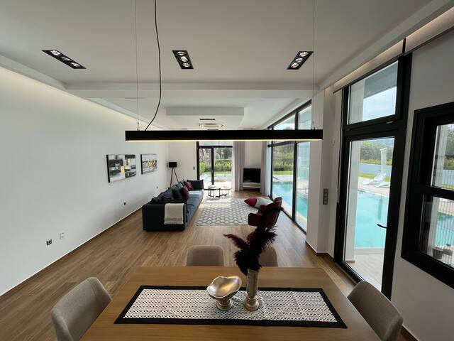 Armonia Luxury Villa gallery image 2