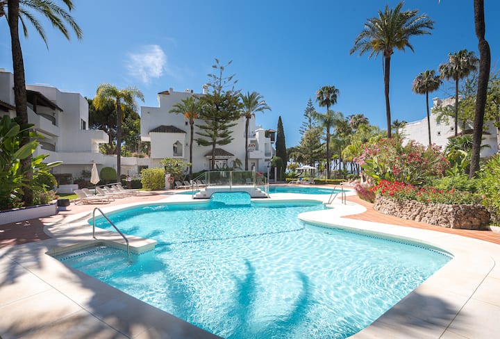 Luminoso Y Moderno Apartamento, Piscina Y Playa - Marbella