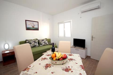Top performing Airbnb: Centar-Standard Apt (3,7,11) in Sutomore