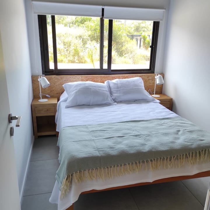 Საძინებელი 1, ორადგილიანი საწოლით