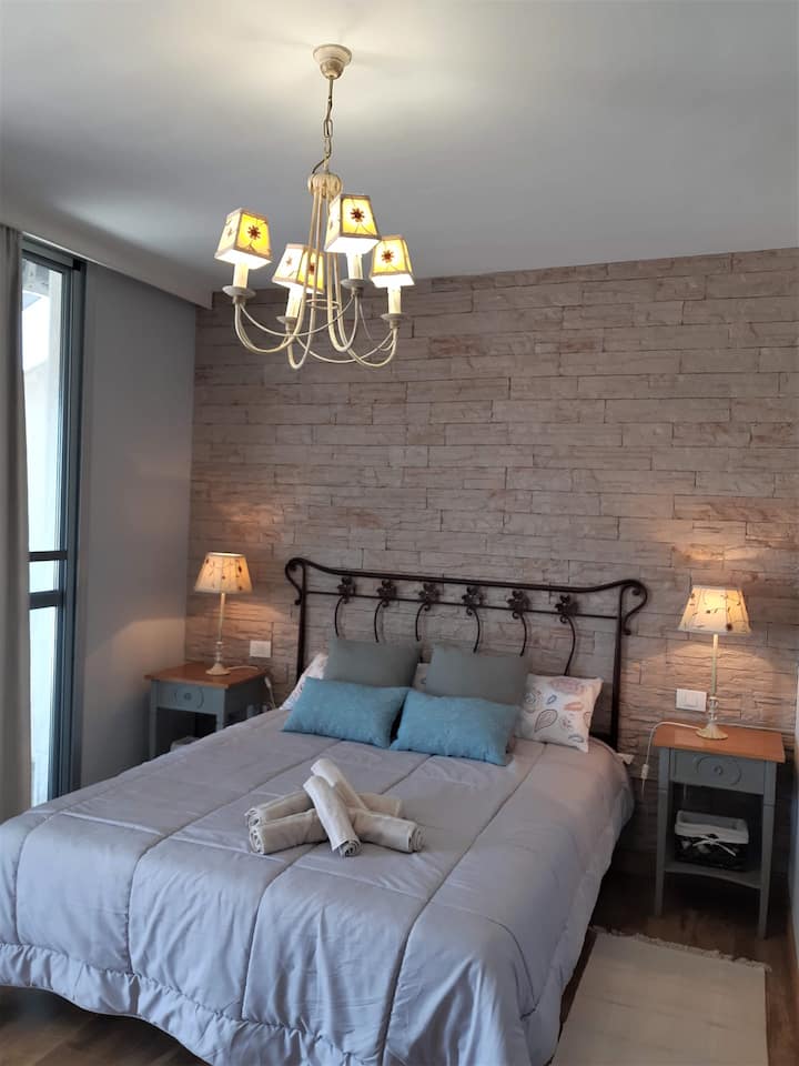 Hlavná spálňa s vlastným oblekom 