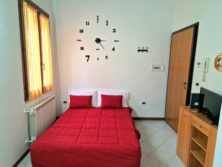 [In-centro] Luminoso Apt. Con A/c ,  Wi-fi - Forli