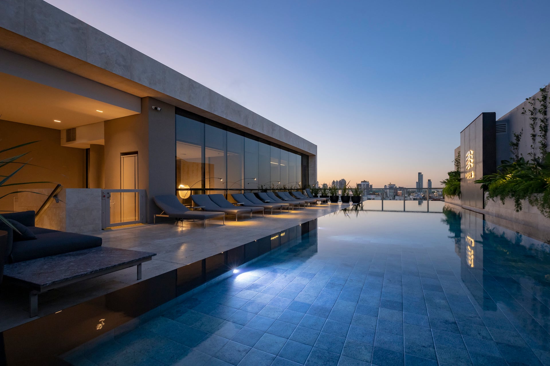 Kitnet studio em Recoleta com projeto Deco Recoleta by Armani