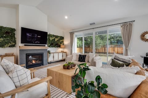BRAND NEW POOL Luxury 4 bd, 7 min to Healdsburg!