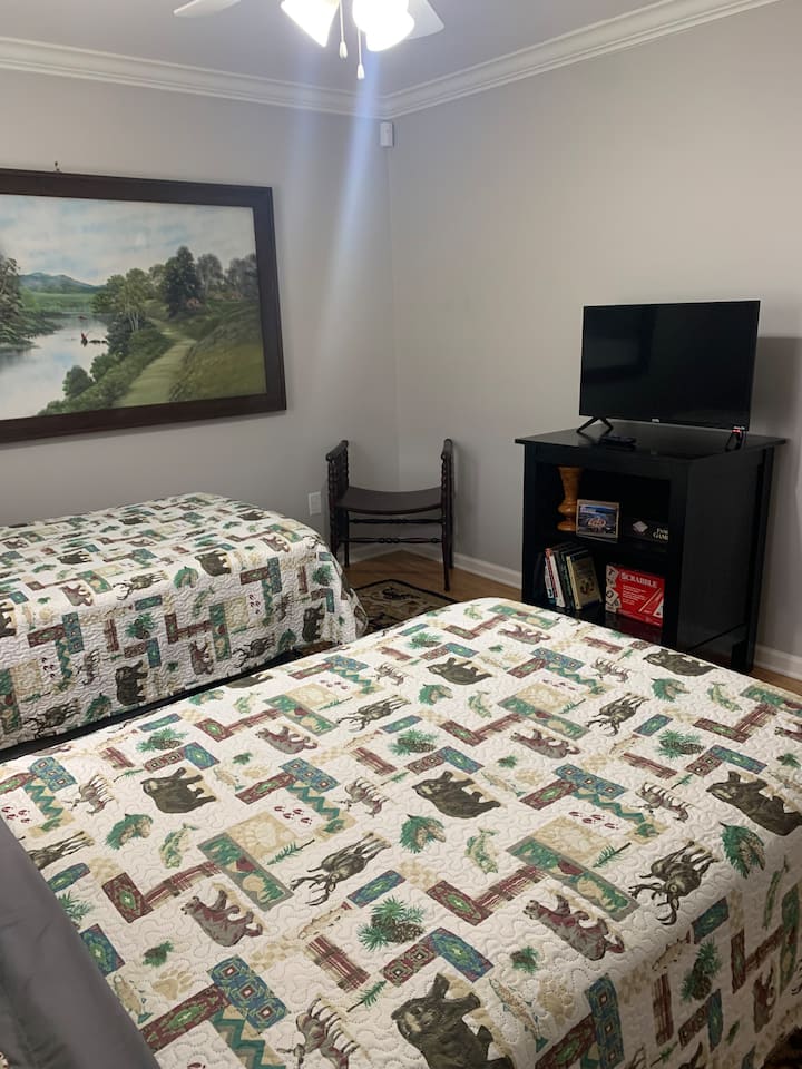 Dvojité postele, inteligentná televízia, spoločenské hry a knihy 