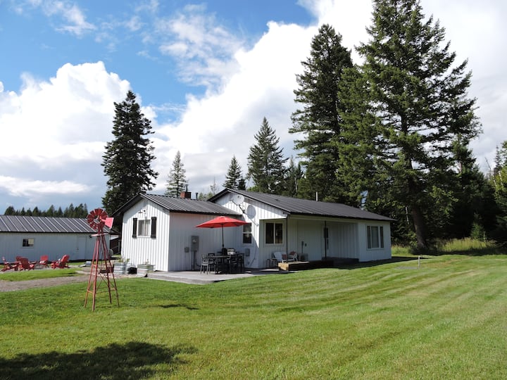 Red Ryder Ranch House Houses for Rent in Kalispell, Montana, United