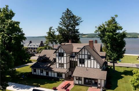 Chautauqua, NY -Luxury Lakefront Estate Sleeps 23!