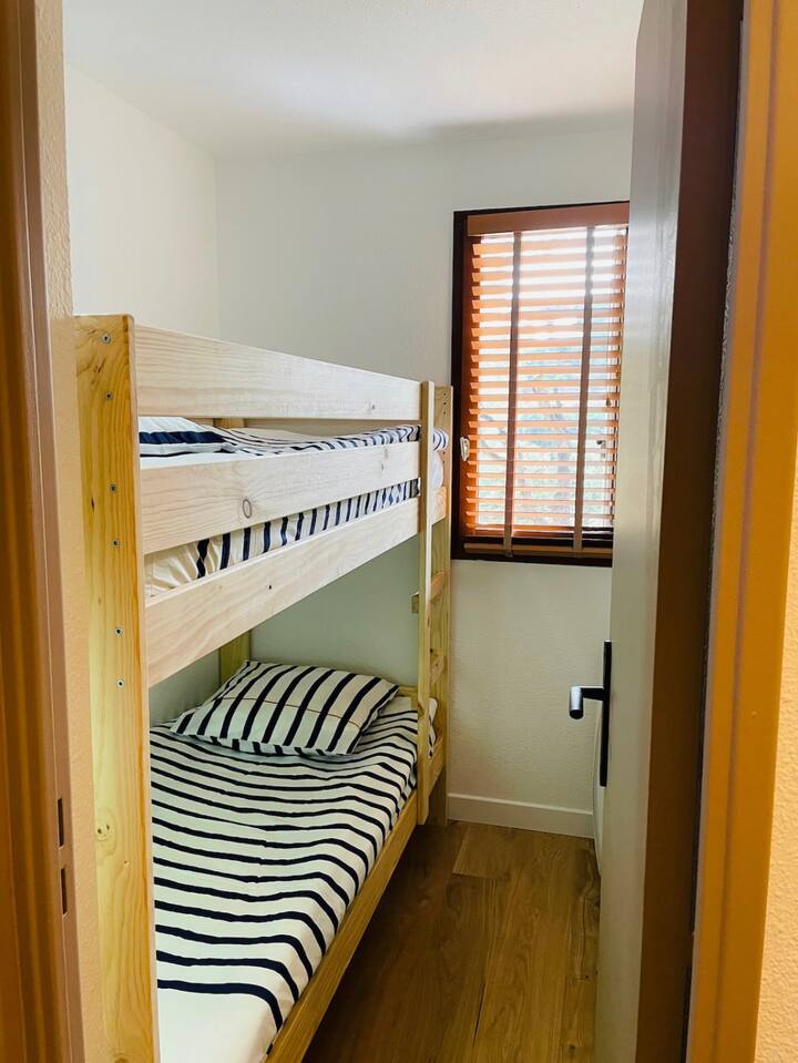 Соба со 2 кревета на спрат. 80x190