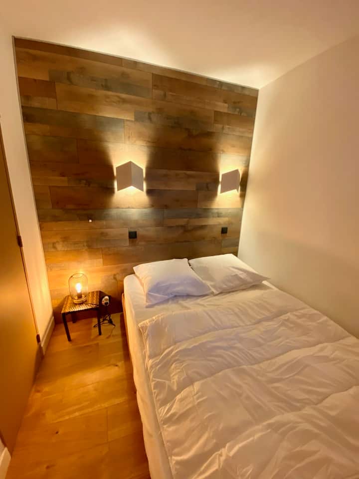 Соба со 1 брачен кревет (широк 140 x 190 см)