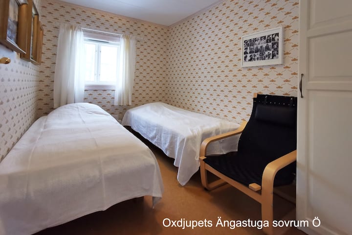 Ängastugan的2号卧室
