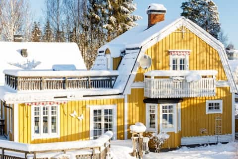 Idylliskt 20-tals hus med nära till natur & city