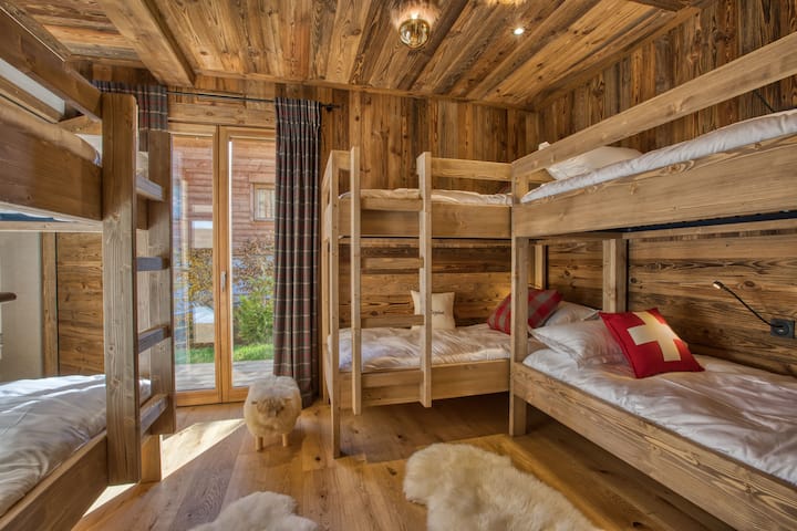 Dormitorio con 3 literas.
Capacidad para 6 personas en 90x200