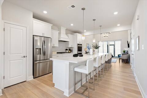 4BR/3.5BA Townhome|Private+Gated|Great Stay+Linens