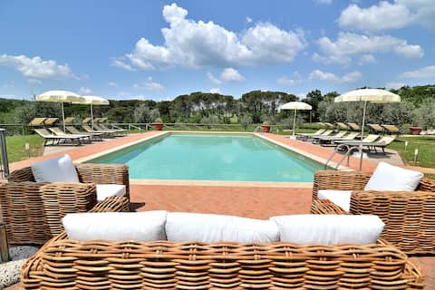 Exclusive Tuscan Villa with private pool