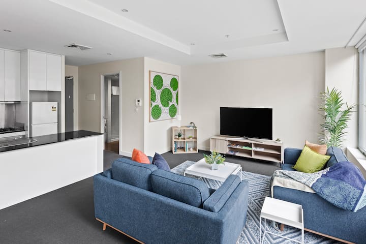 Amazing Huge, Central, spacious, CBD beauty!