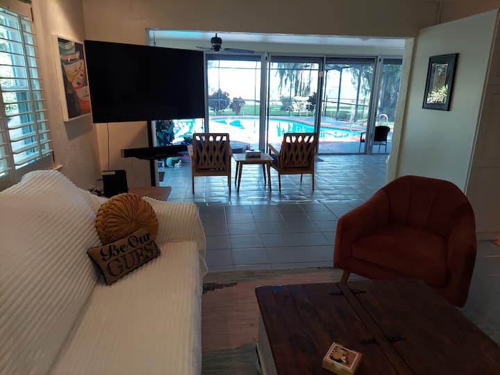 غرفة المعيشة