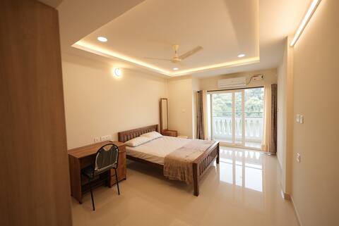 Spacious Riverview 3BHK ideal for Family & Friends