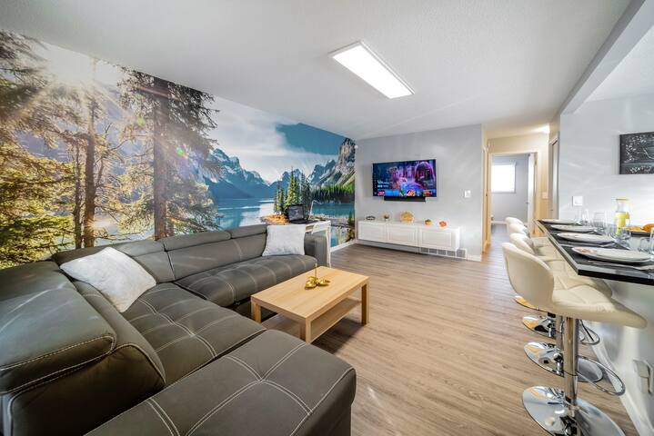 Banff-Themed King Size Retreat