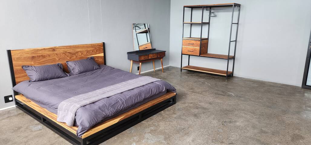 NYinCT – Upper East Side gallery image 4