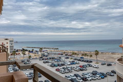 GuestHost - Seaview Modern Flat near the Beach