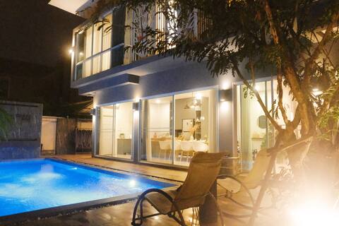 Sabai villa Chiang Mai City Luxury 6 Bedroom Pool Villa 8 mins to Ancient City