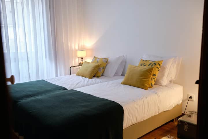 Bedroom 2 - 2 single beds