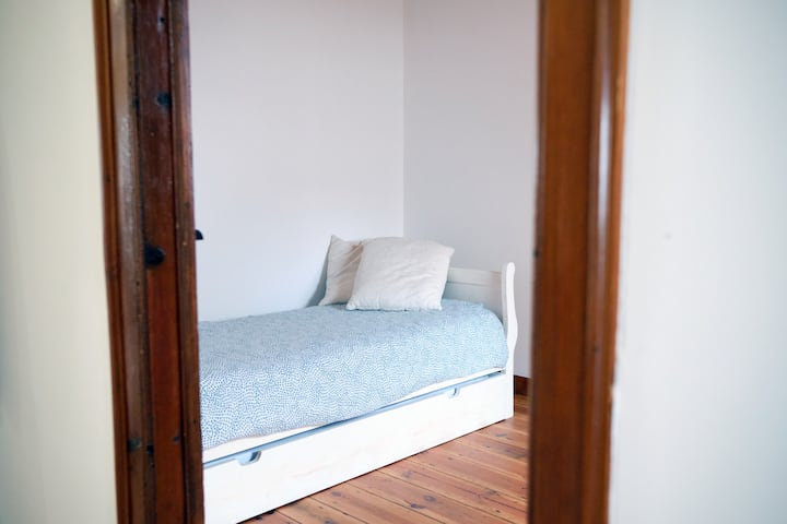Bedroom 5 - Divert with drawer bed