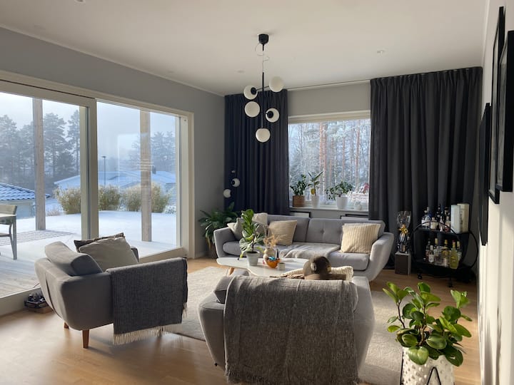 Rymlig Villa I Lugnt Område, Närhet Till Göteborg - Lerum