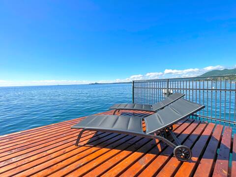Villa Magnolia:a charm with private jetty and pool