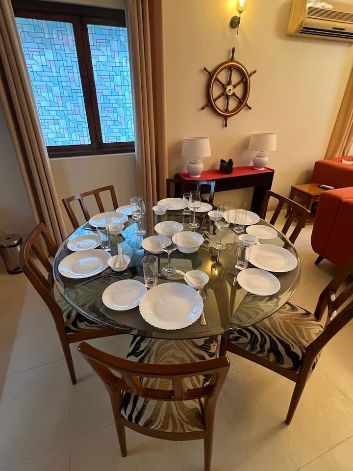 Dining area image 1