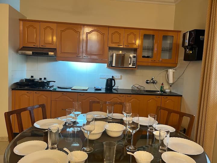 Full kitchen image 1
