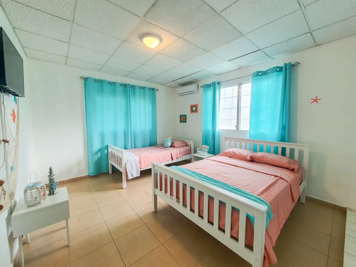 1号房/1张双人床和1张单人床 