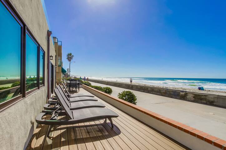 Oceanfront Beautiful Getaway gallery image 5