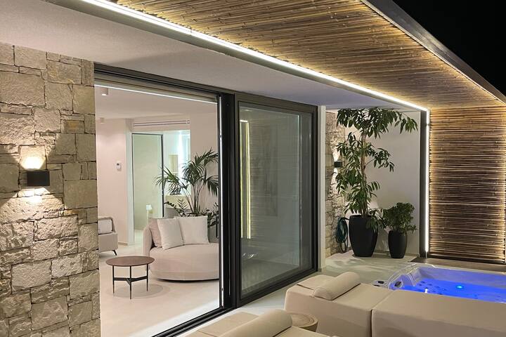 Mystique Luxury Suite gallery image 4