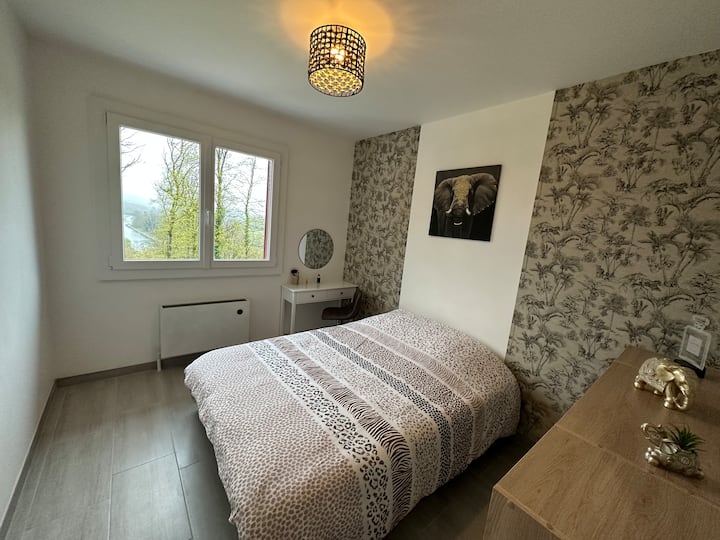 Спалня с 2
легла и 140
фризьорски
дресинг